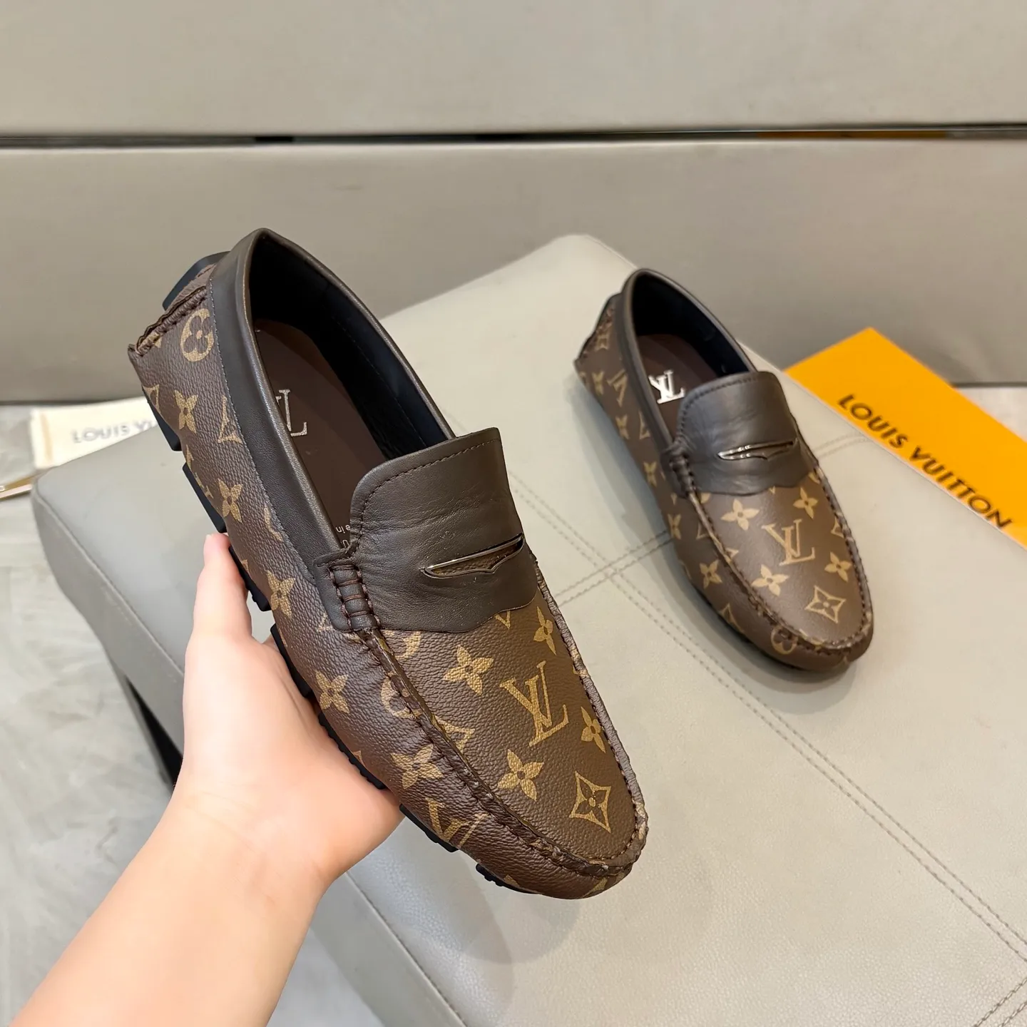 Factory price: 460💰LV men's beanie shoes 2025 official website synchronization <market top version> imported first layer old flower leather/embossed ➕ black cowhide original packaging. Size 38-45